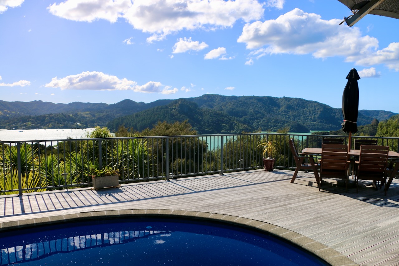 Swim above Whangaroa Harbour